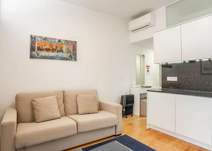 Home At Porto - Aliados Apartments